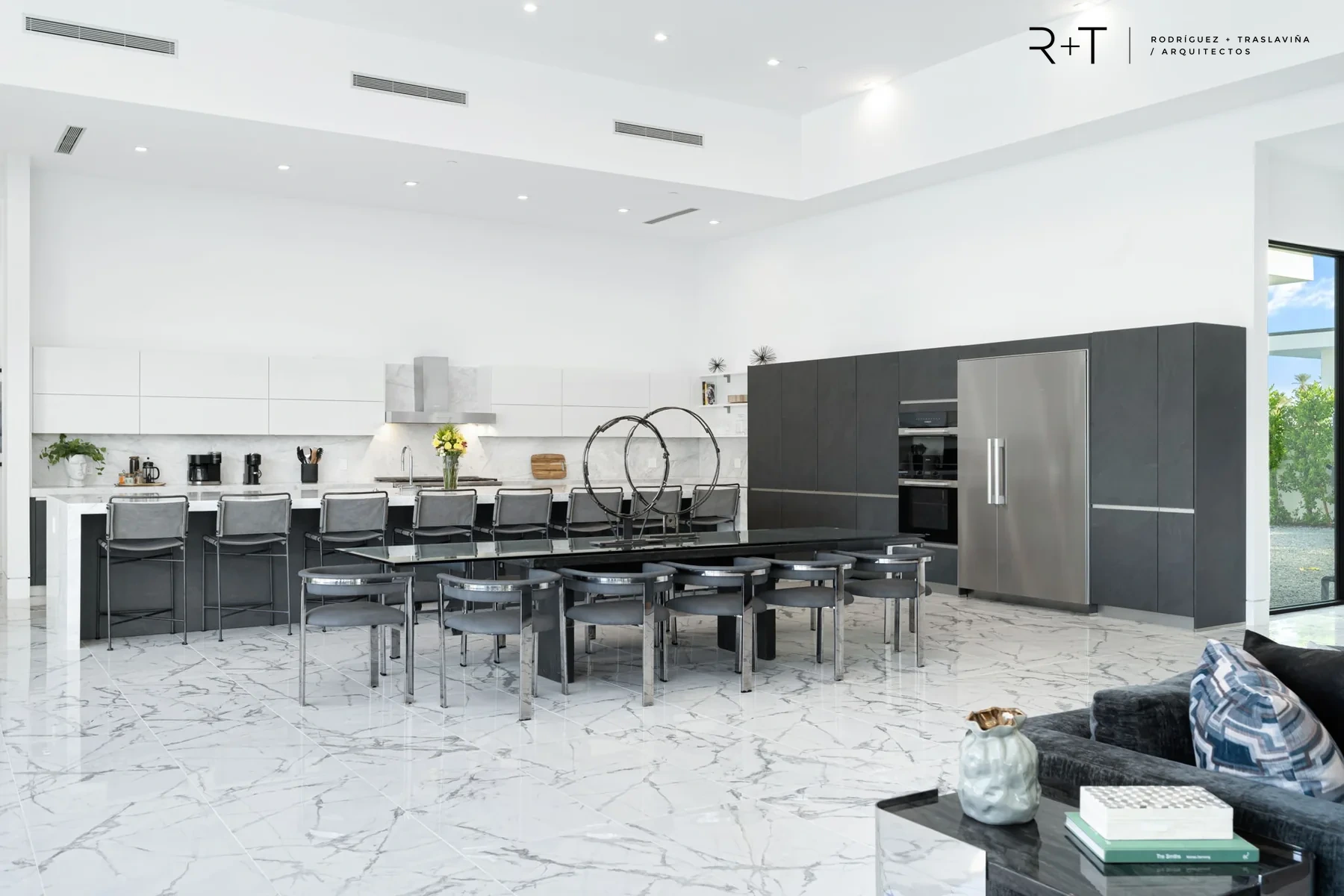 BC Condominium · 17